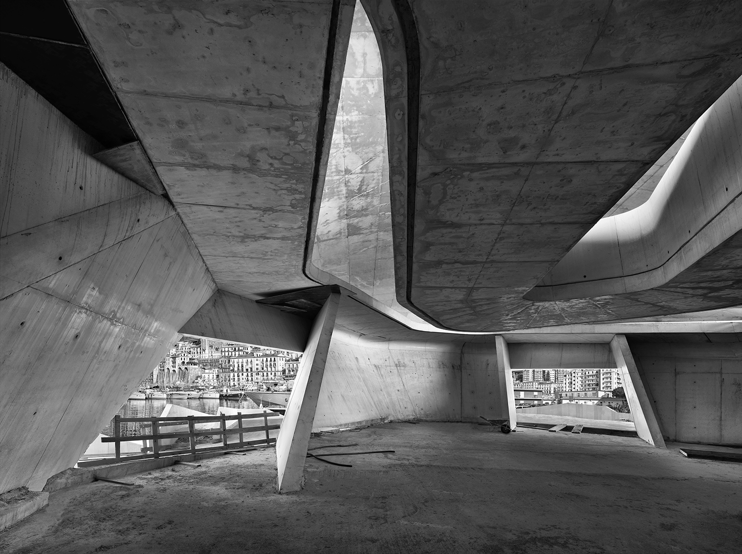 Stazione  Marittima, cantiere di Salerno, 16 marzo 2012 ore 15:48. Architetto Zaha Hadid